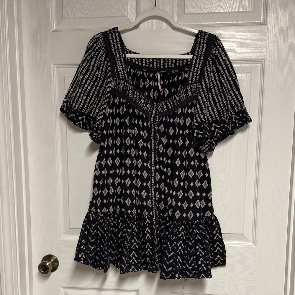 Elegant Black and White Women's Top